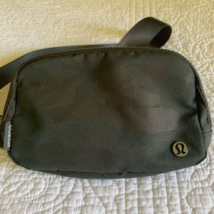 lululemon Black Camo Belt Bag (small)